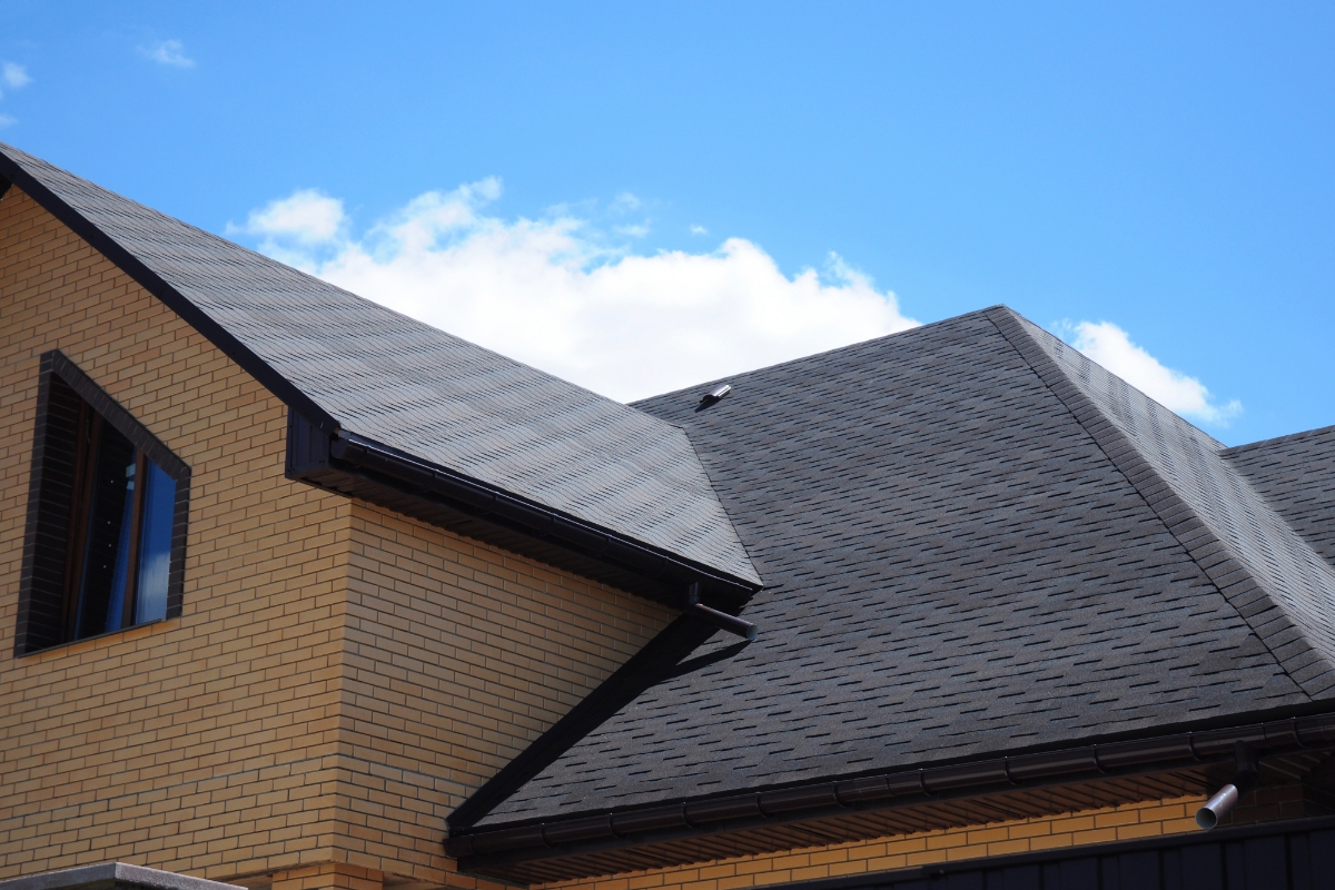 Why Local Matters: The Benefits of Hiring a Pontiac-Based Roofing Company